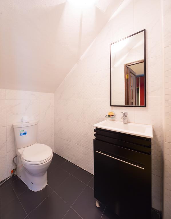 Luxury Town House In The Heart Of The Old City เชียงใหม่ ภายนอก รูปภาพ