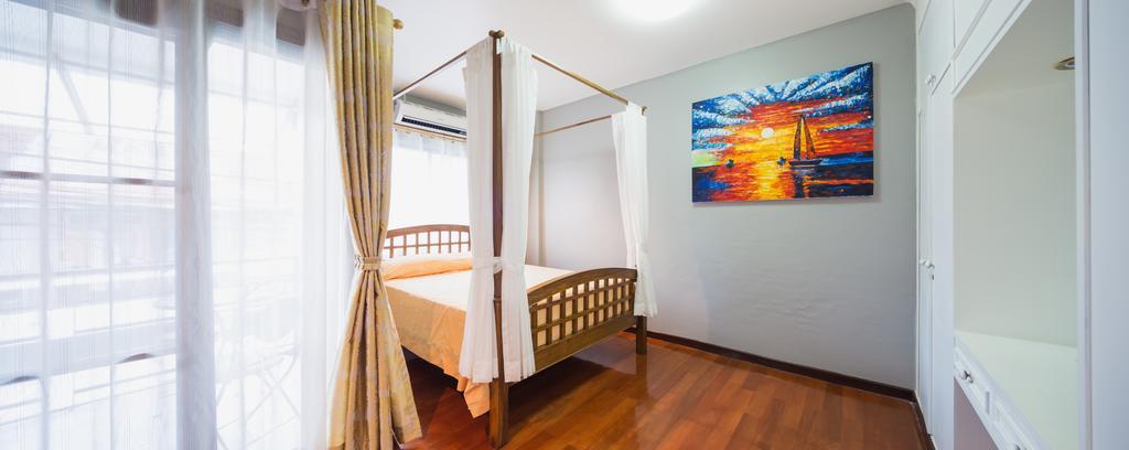 Luxury Town House In The Heart Of The Old City เชียงใหม่ ภายนอก รูปภาพ