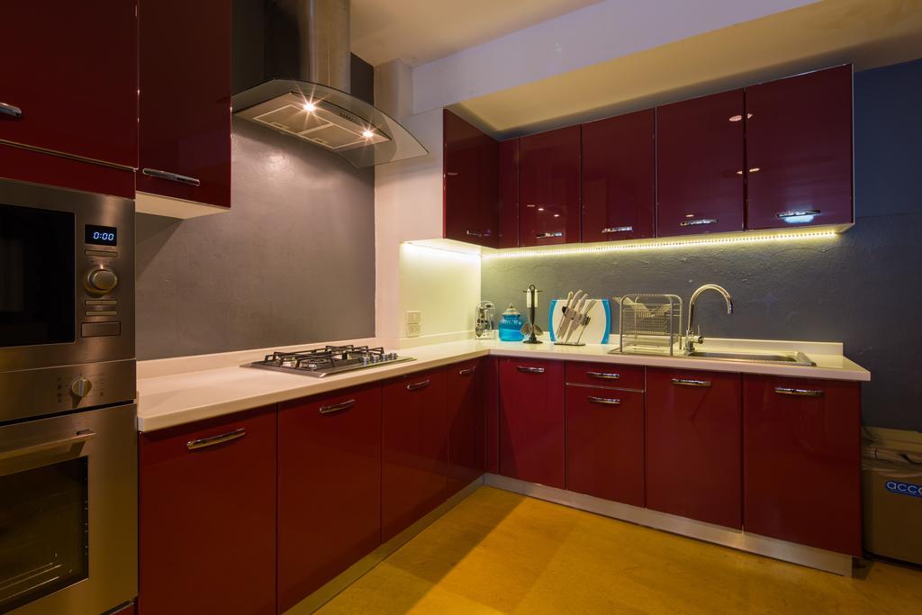 Luxury Town House In The Heart Of The Old City เชียงใหม่ ภายนอก รูปภาพ
