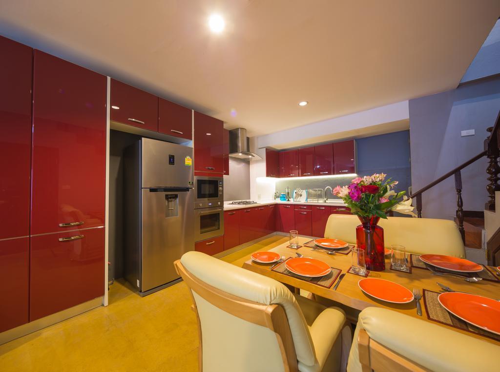 Luxury Town House In The Heart Of The Old City เชียงใหม่ ภายนอก รูปภาพ