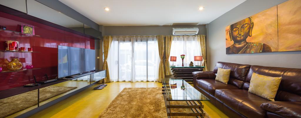 Luxury Town House In The Heart Of The Old City เชียงใหม่ ภายนอก รูปภาพ