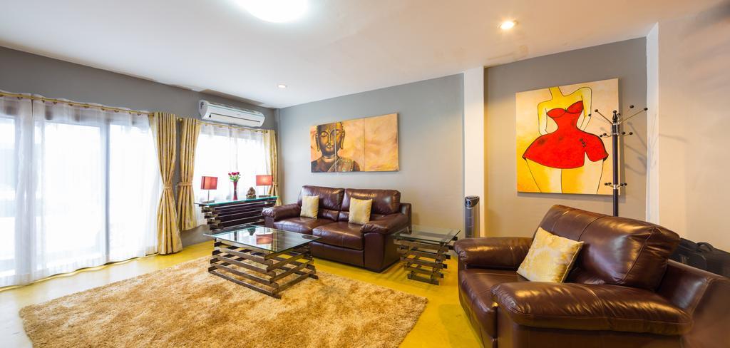 Luxury Town House In The Heart Of The Old City เชียงใหม่ ภายนอก รูปภาพ